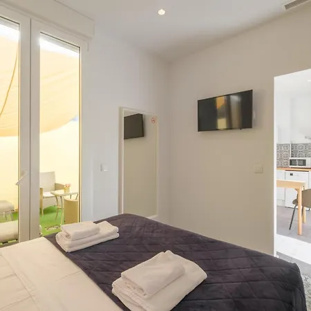 Gorgeous With A Large Private Terrace 4* Valensiya