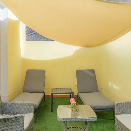 Gorgeous With A Large Private Terrace 아파트호텔 4*