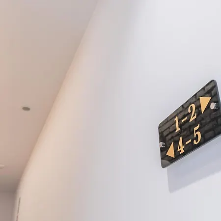 Aparthotel Gorgeous With A Large Private Terrace