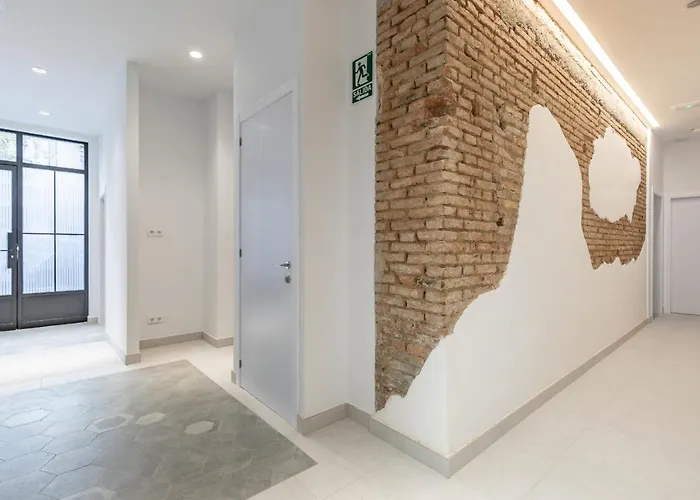 Hotel apartamentowy Gorgeous With A Large Private Terrace 4*